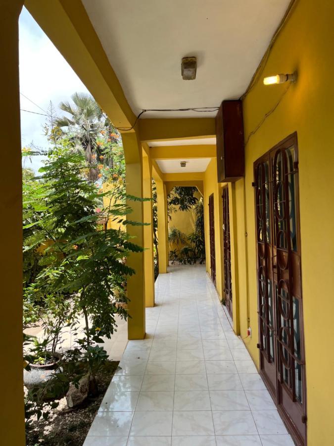 Boli Boli Guesthouse 萨拉昆达 外观 照片